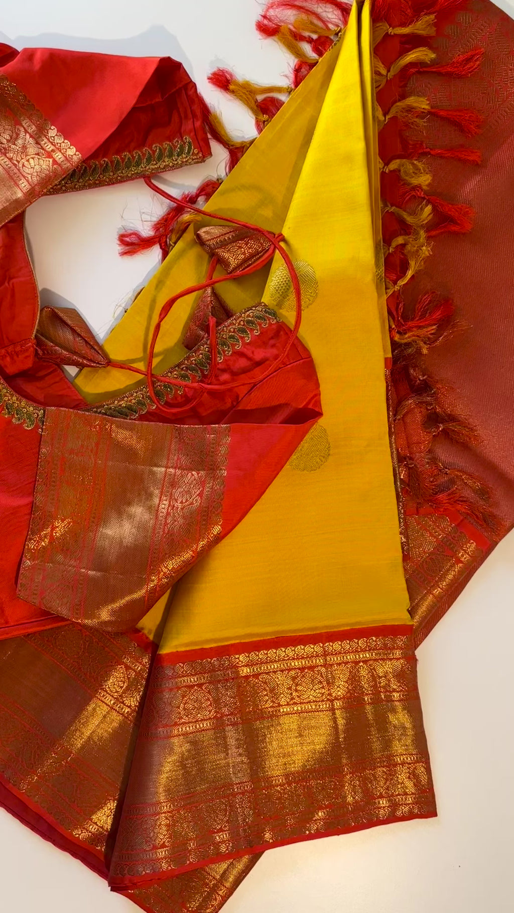 yellow kanchi pattu saree pure zari yellow to red kanchi chakram desrihns bridal embroidery blouse kalyana pattu 